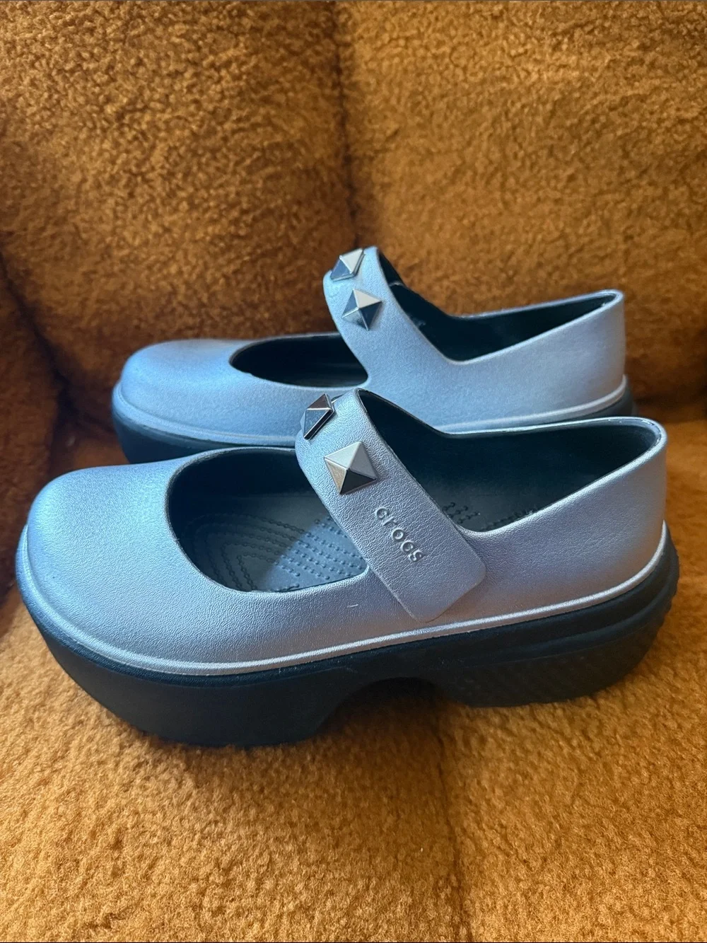 CROCS Metallic Lavender Mary Jane Flats with Pyramid Studs NWB